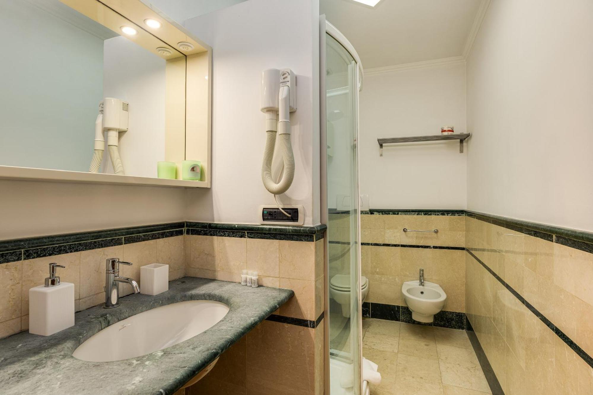 Colosseum Sweet Life Apartment Roma Esterno foto